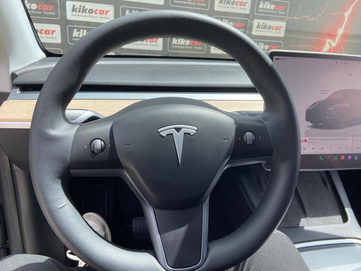 tesla-model-y-2023-eletrico-500cc