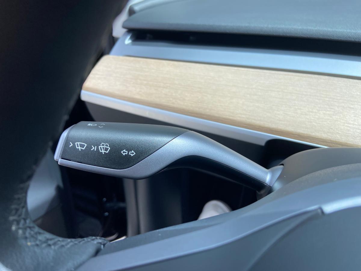 tesla-model-y-2023-eletrico-500cc