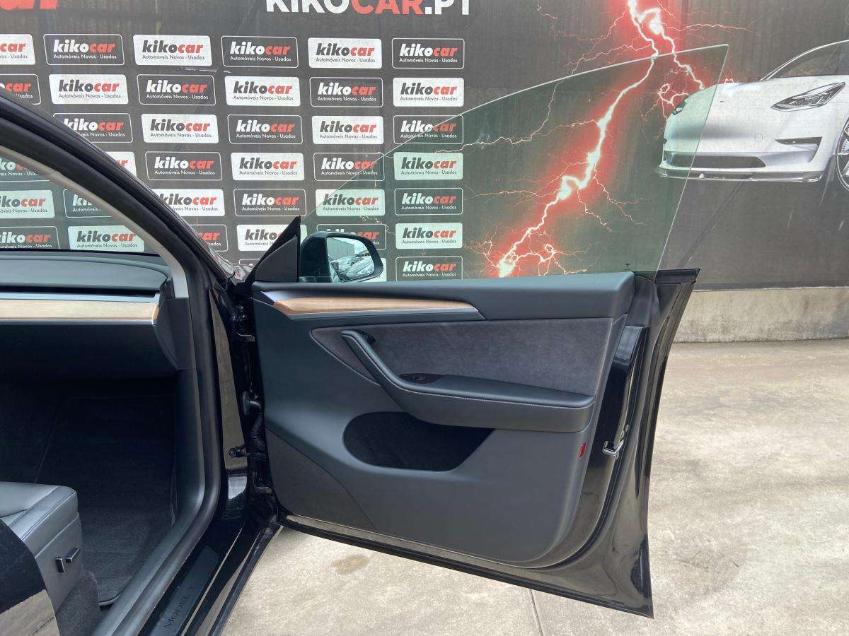 tesla-model-y-2023-eletrico-500cc