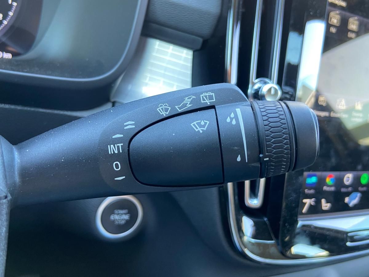 volvo-xc40-2022-hibrido-a-gasolina-1477cc