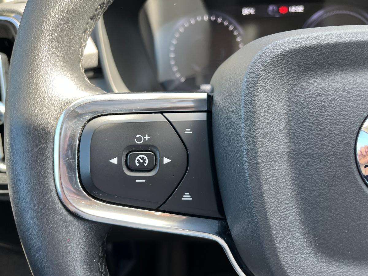volvo-xc40-2021-hibrido-a-gasolina-1477cc