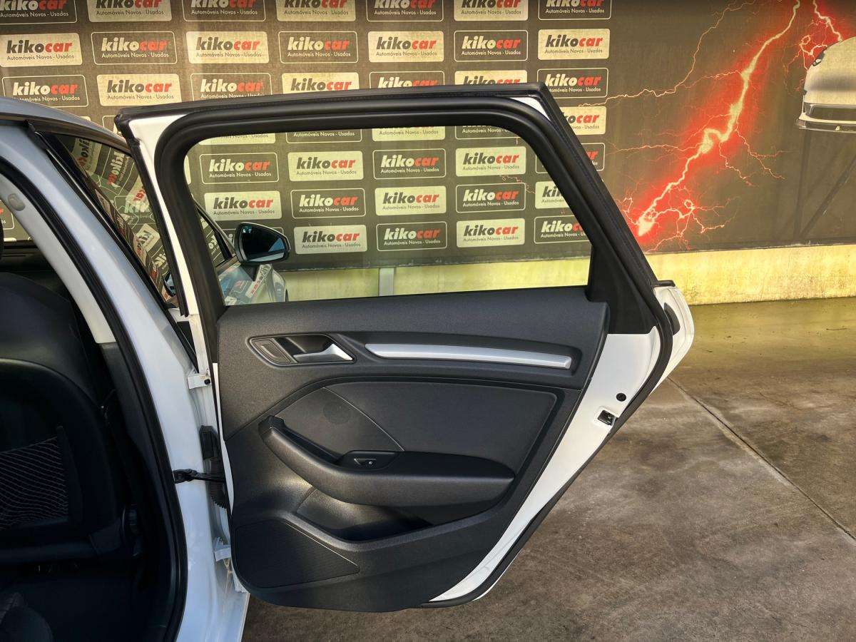 audi-a3-sportback-2015-diesel-1598cc