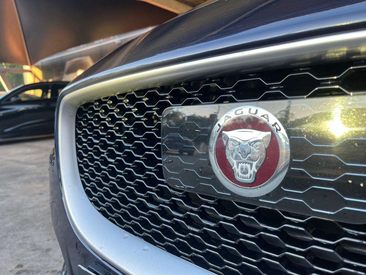 jaguar-xe-2017-diesel-1999cc
