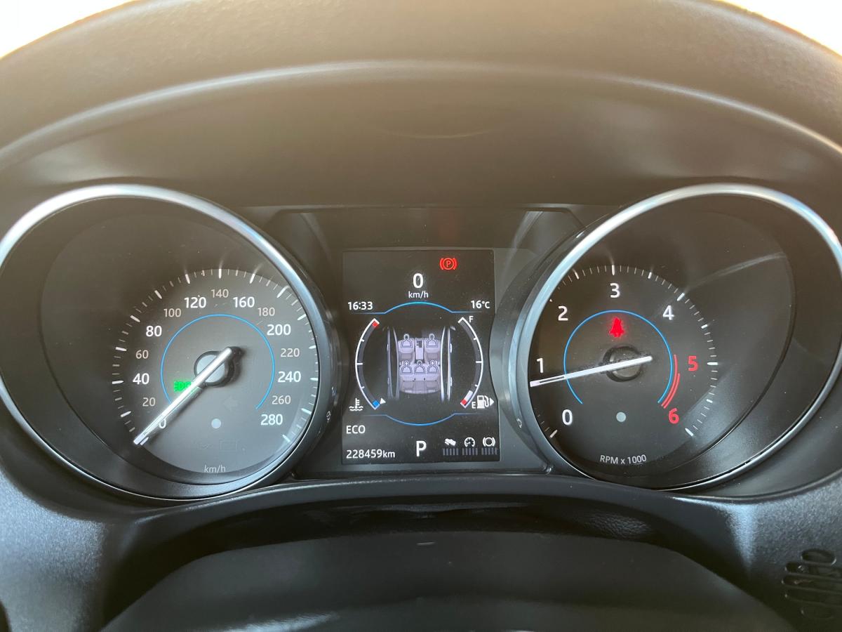 jaguar-xe-2017-diesel-1999cc