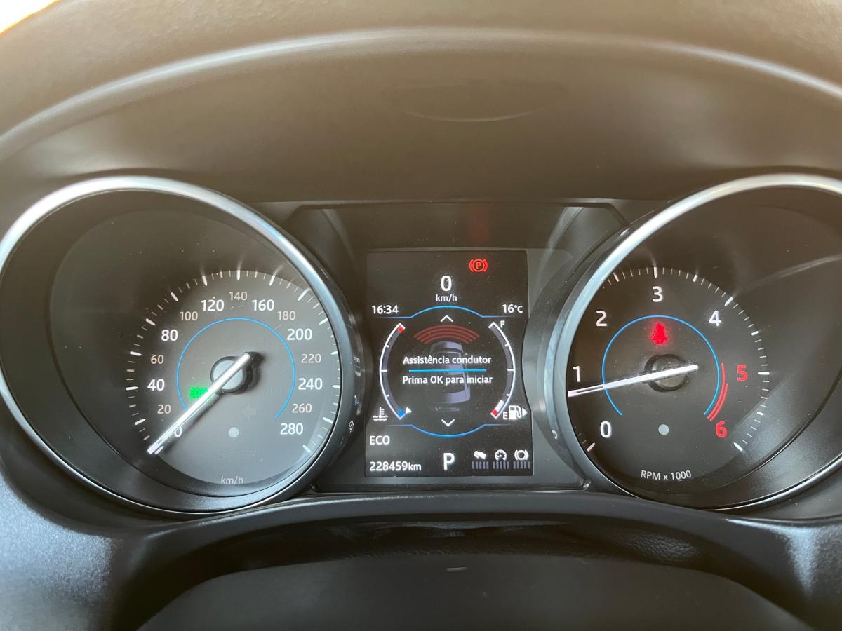 jaguar-xe-2017-diesel-1999cc