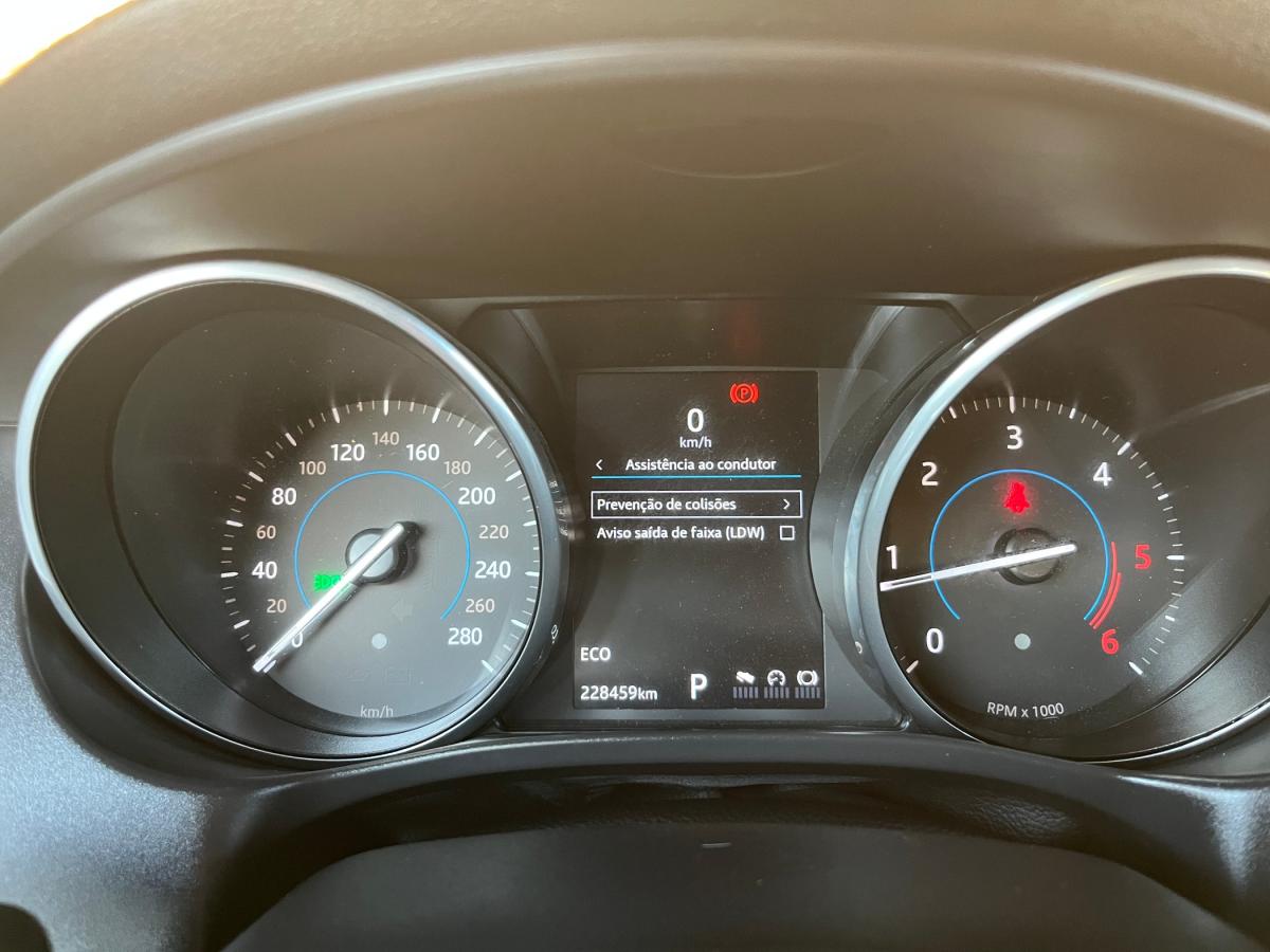 jaguar-xe-2017-diesel-1999cc