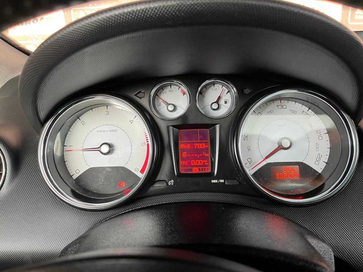 peugeot-308-sw-2011-diesel-1560cc