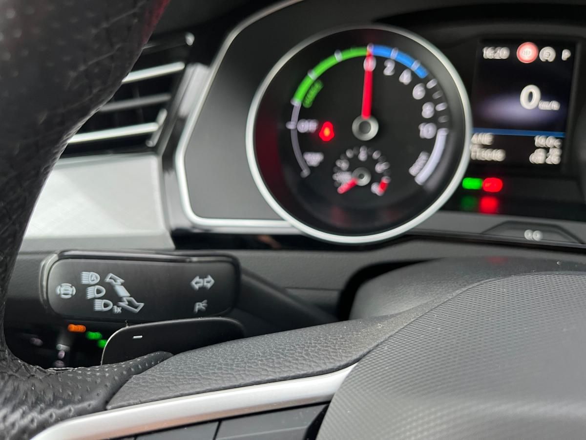 volkswagen-passat-2021-hibrido-a-gasolina-1395cc