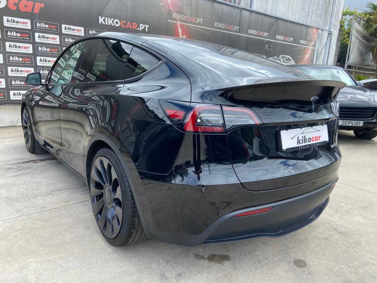 tesla-model-y-2024-eletrico-500cc
