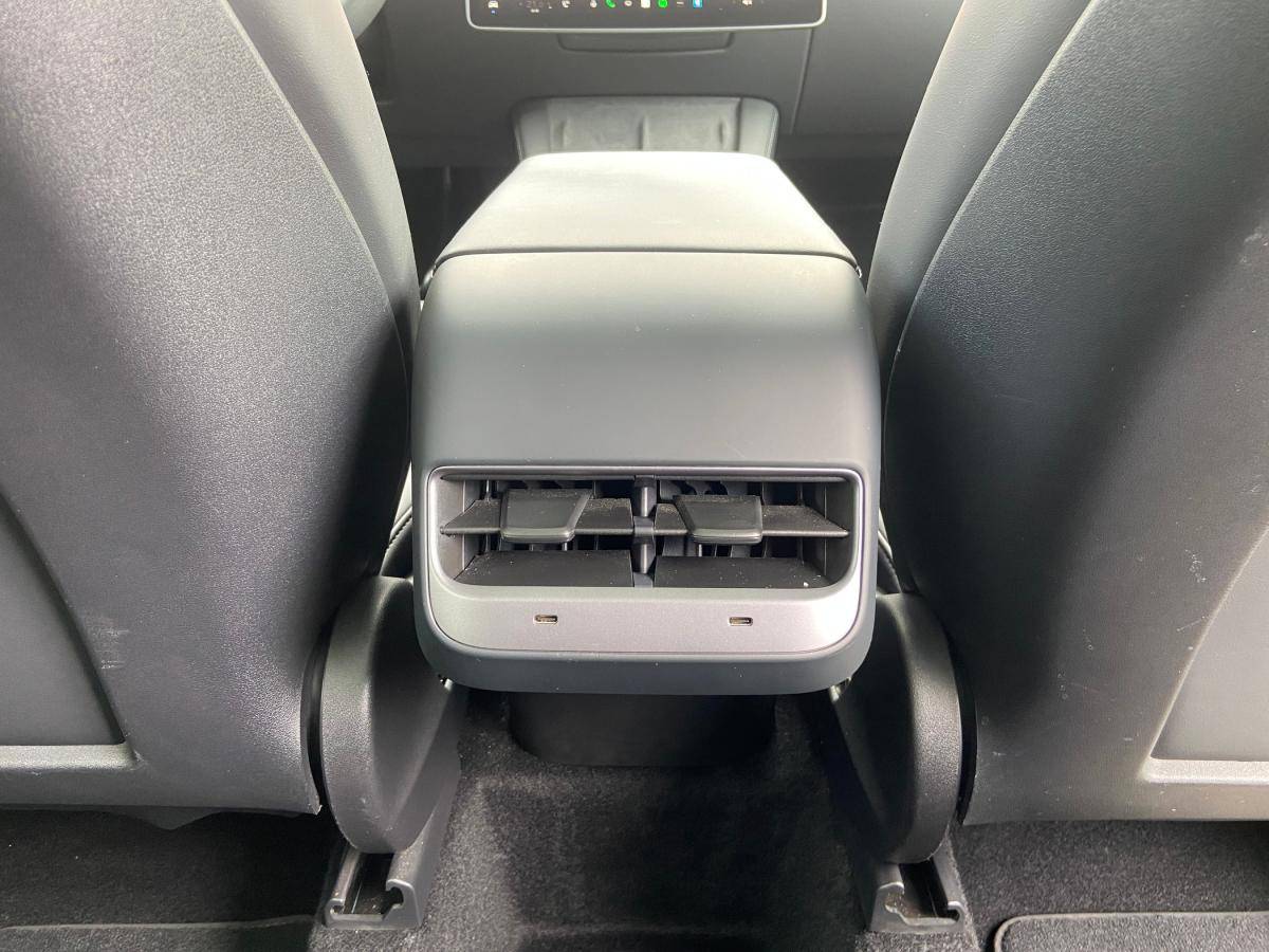 tesla-model-y-2024-eletrico-500cc
