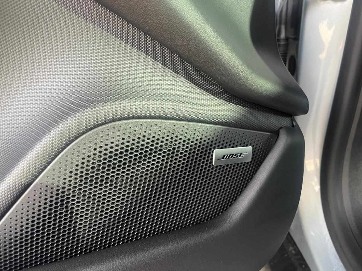porsche-taycan-2024-eletrico-500cc