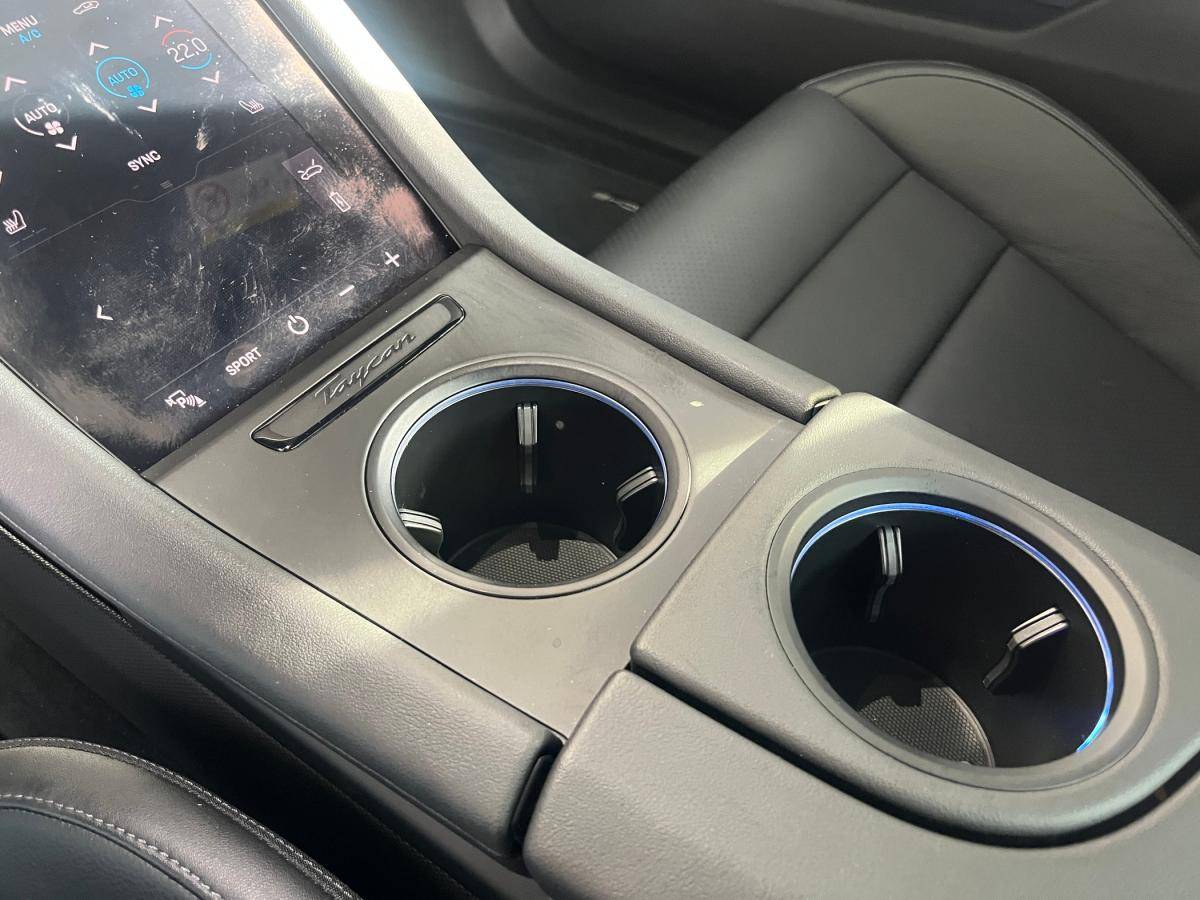 porsche-taycan-2024-eletrico-500cc