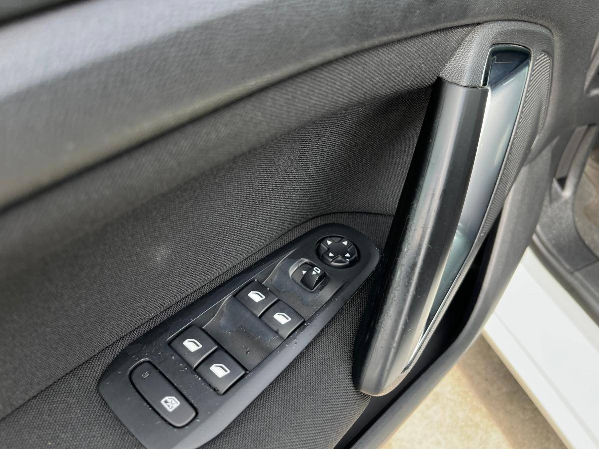 peugeot-308-sw-2016-gasolina-1199cc
