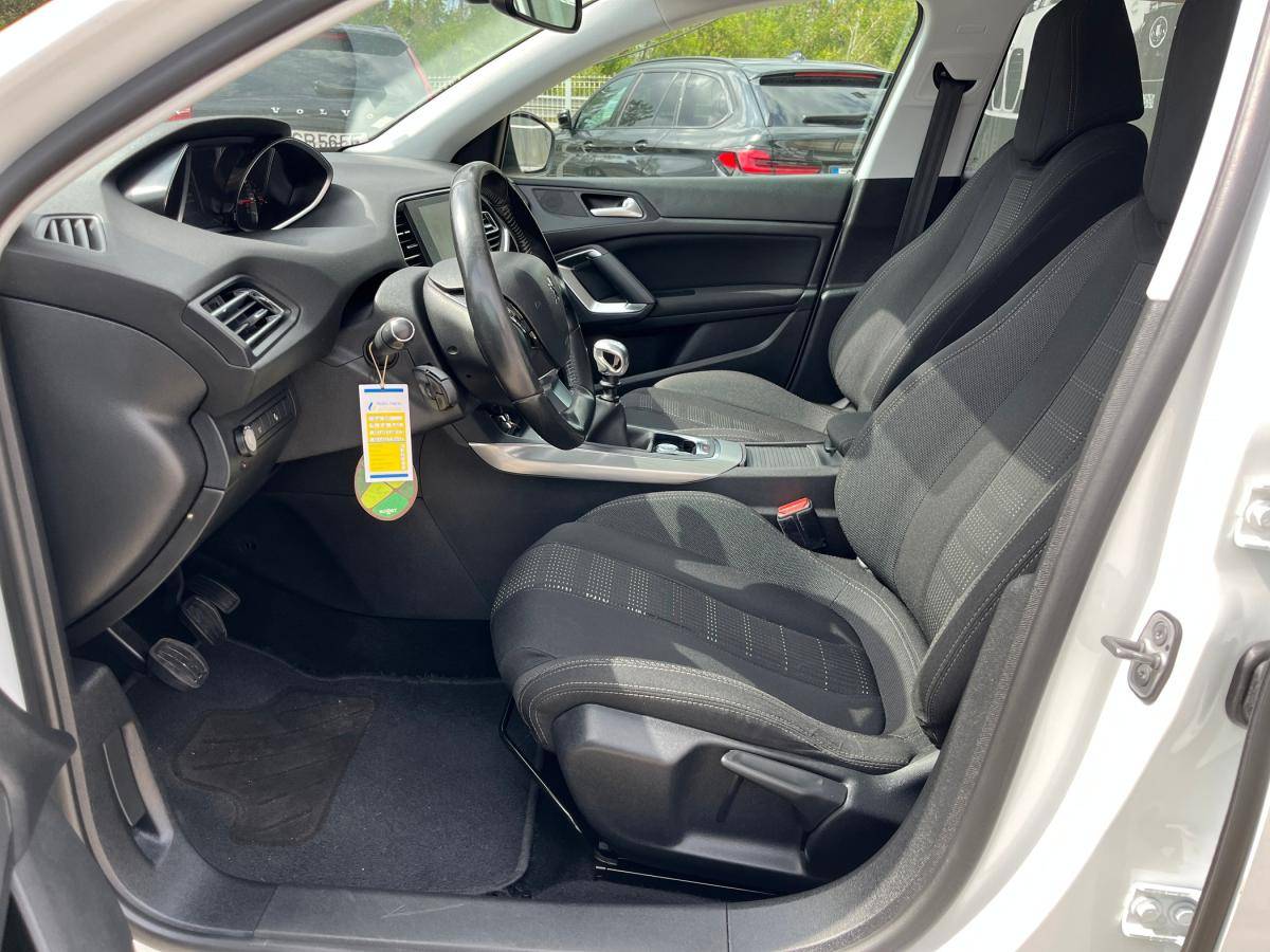 peugeot-308-sw-2016-gasolina-1199cc