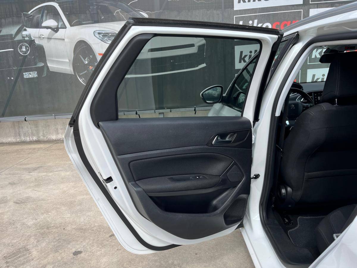 peugeot-308-sw-2016-gasolina-1199cc