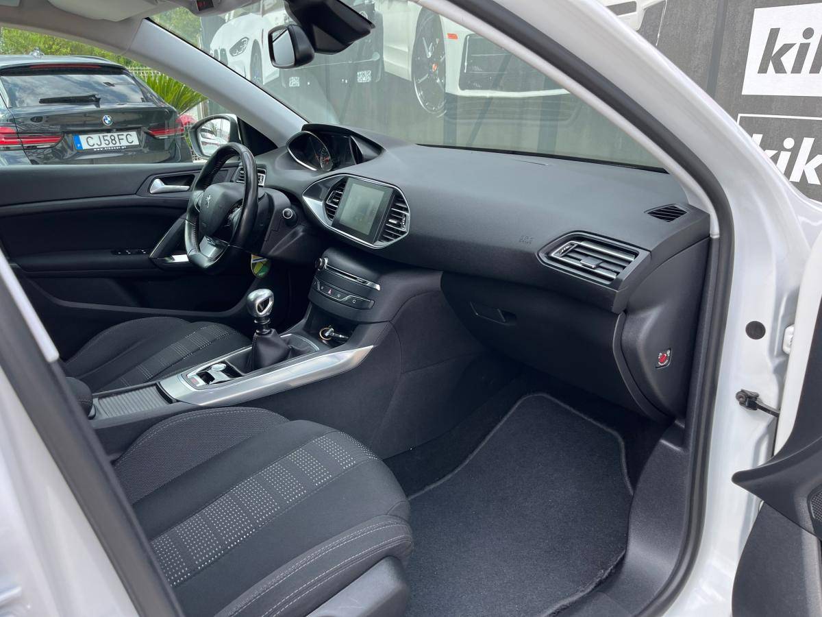 peugeot-308-sw-2016-gasolina-1199cc