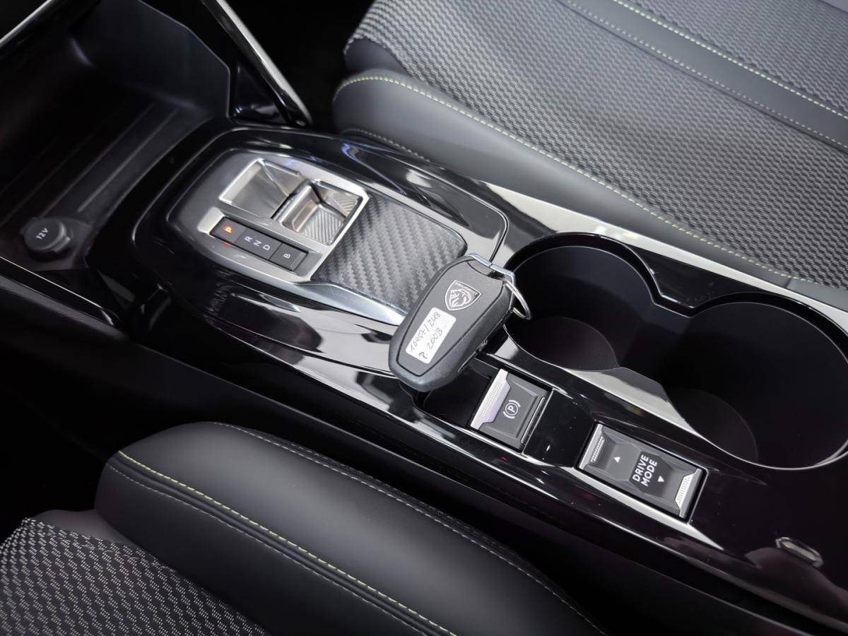 peugeot-e-2008-2024-eletrico-0cc