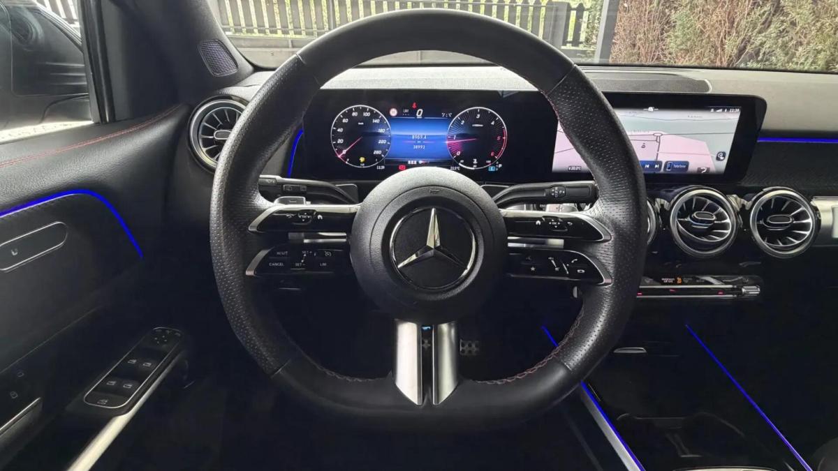mercedes-benz-glb-180-d-amg-line-2024-diesel-1950cc