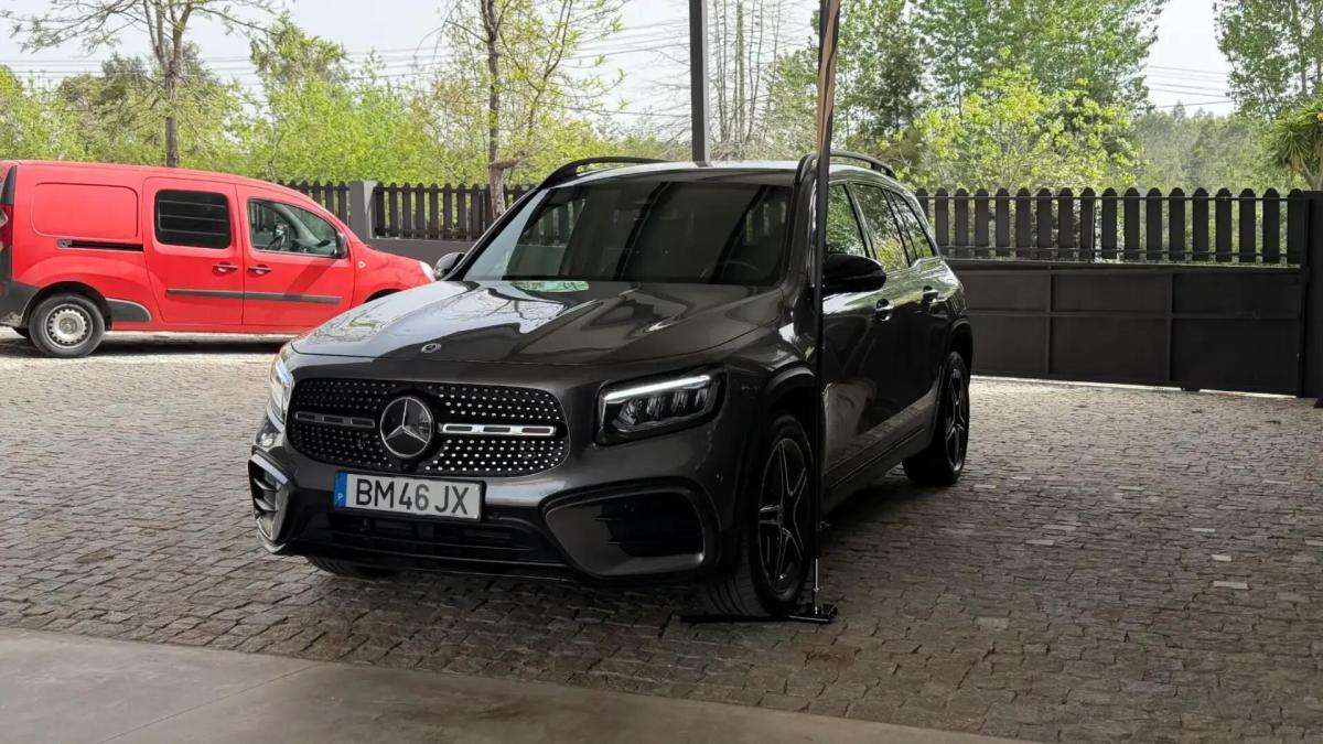 mercedes-benz-glb-180-d-amg-line-2024-diesel-1950cc