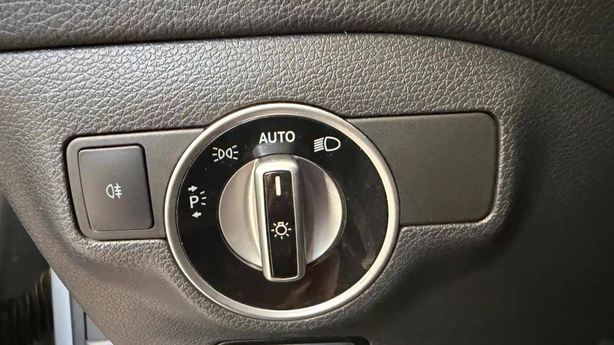 mercedes-benz-cla-180-d-blueefficiency-shooting-brake-2018-diesel-1461cc