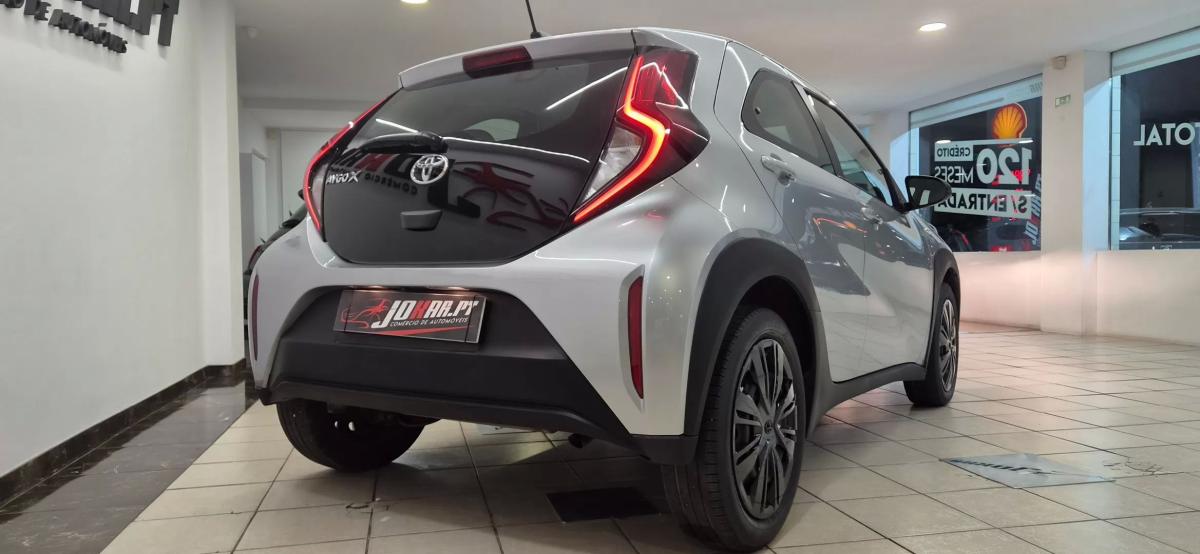 toyota-aygo-x-2023-gasolina-998cc