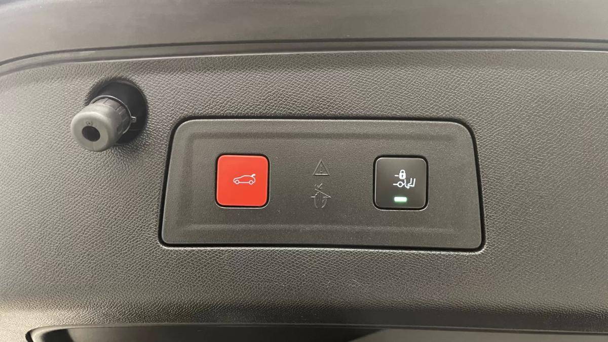 peugeot-508-sw-2023-diesel-1499cc