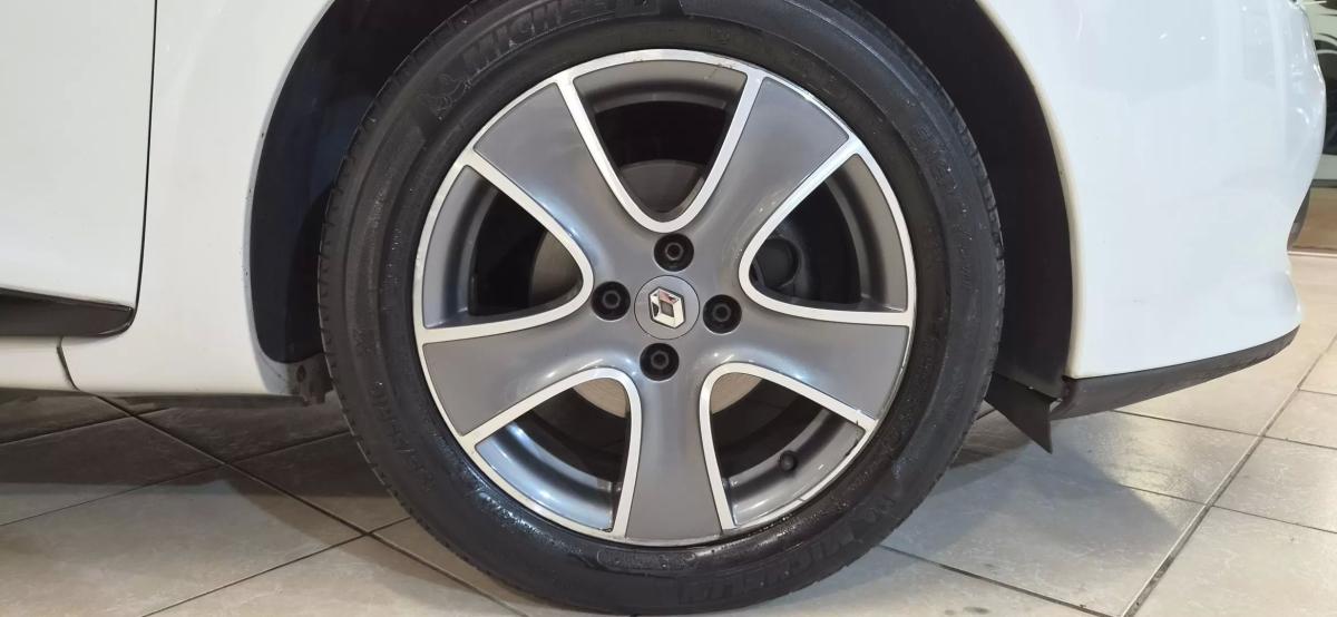 renault-clio-sport-tourer-2015-diesel-1461cc
