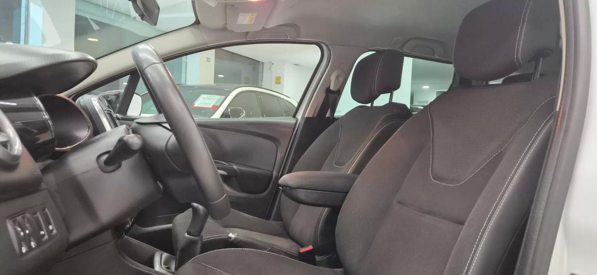 renault-clio-sport-tourer-2015-diesel-1461cc