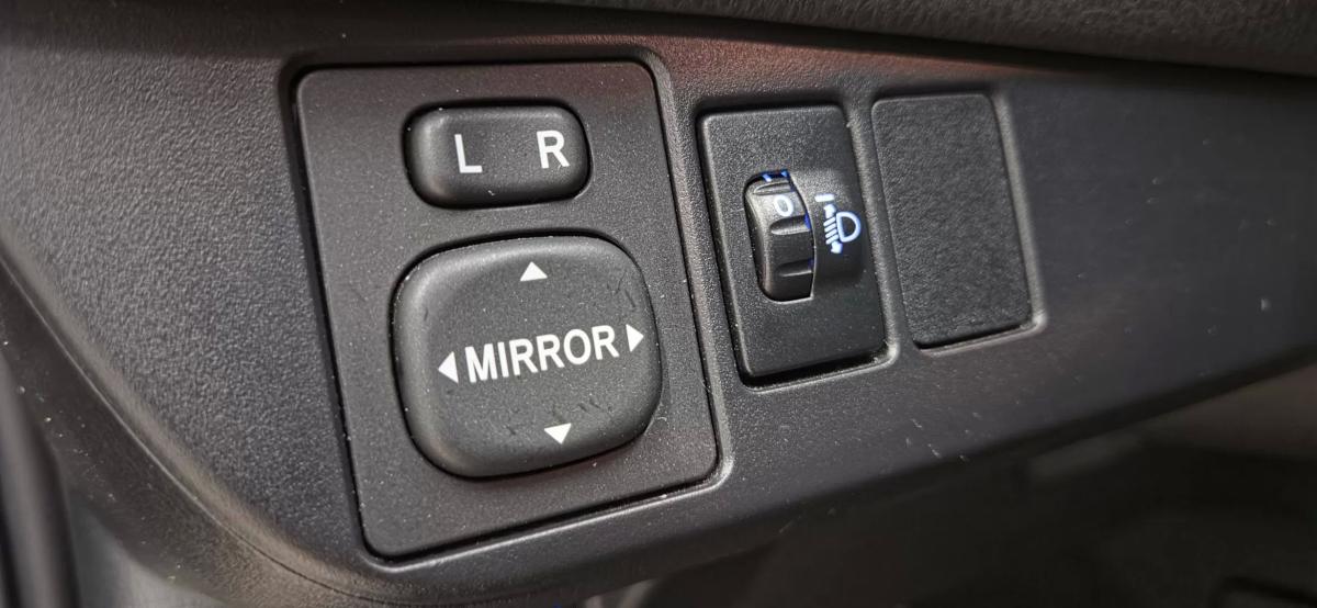 toyota-yaris-2018-hibrido-a-gasolina-1497cc
