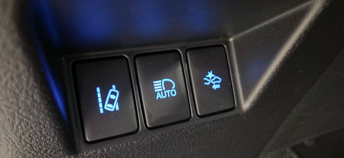 toyota-yaris-2018-hibrido-a-gasolina-1497cc