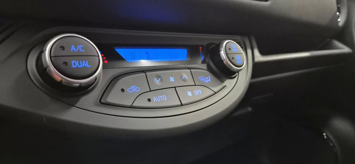 toyota-yaris-2018-hibrido-a-gasolina-1497cc