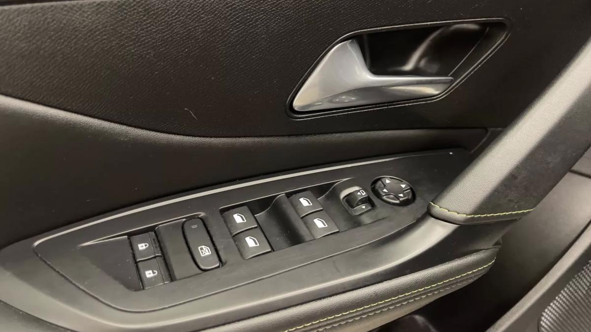 peugeot-308-sw-2023-gasolina-1199cc
