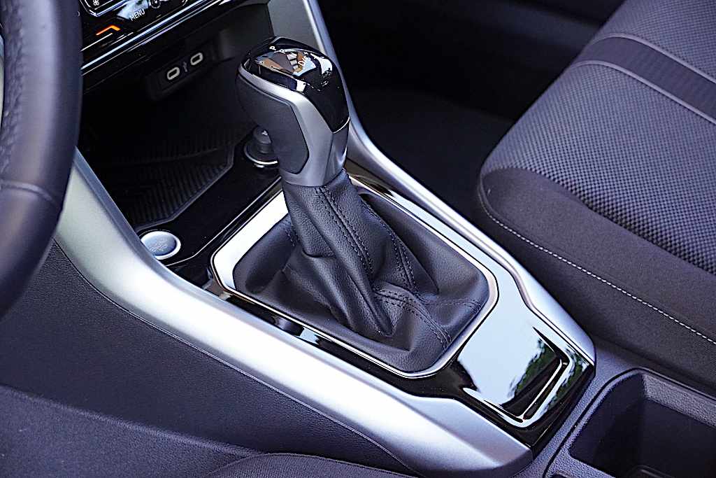 volkswagen-t-roc-1-5-tsi-2025-gasolina-1498cc