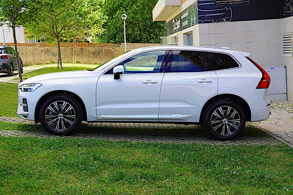 volvo-xc60-b4-2021-diesel-1969cc