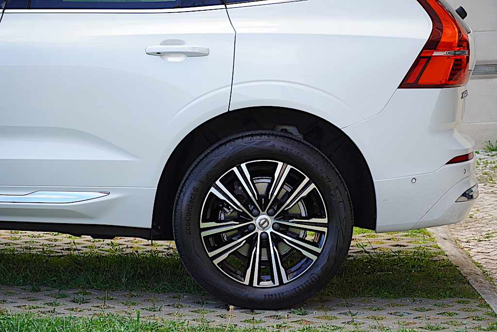 volvo-xc60-b4-2021-diesel-1969cc