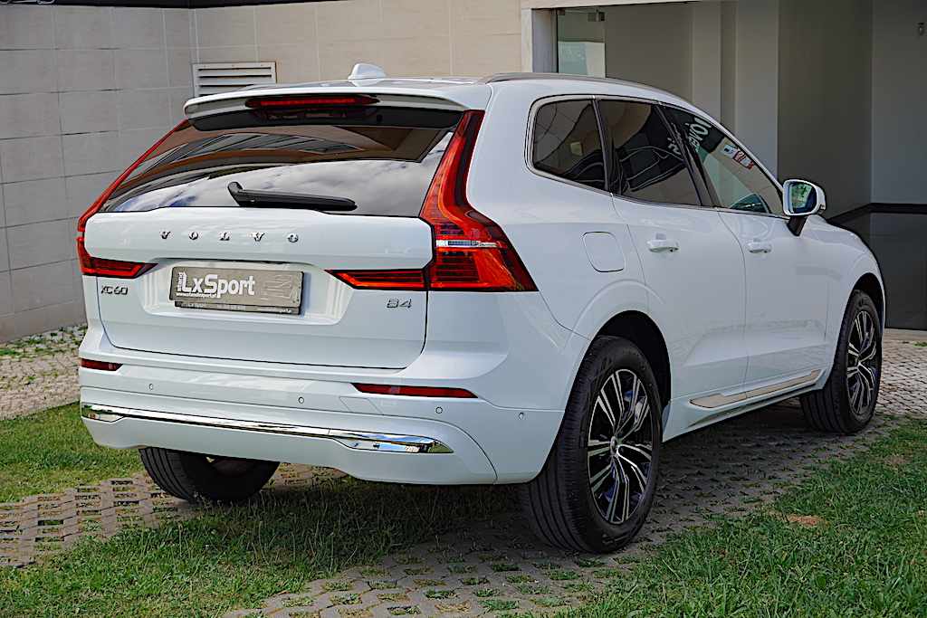 volvo-xc60-b4-2021-diesel-1969cc