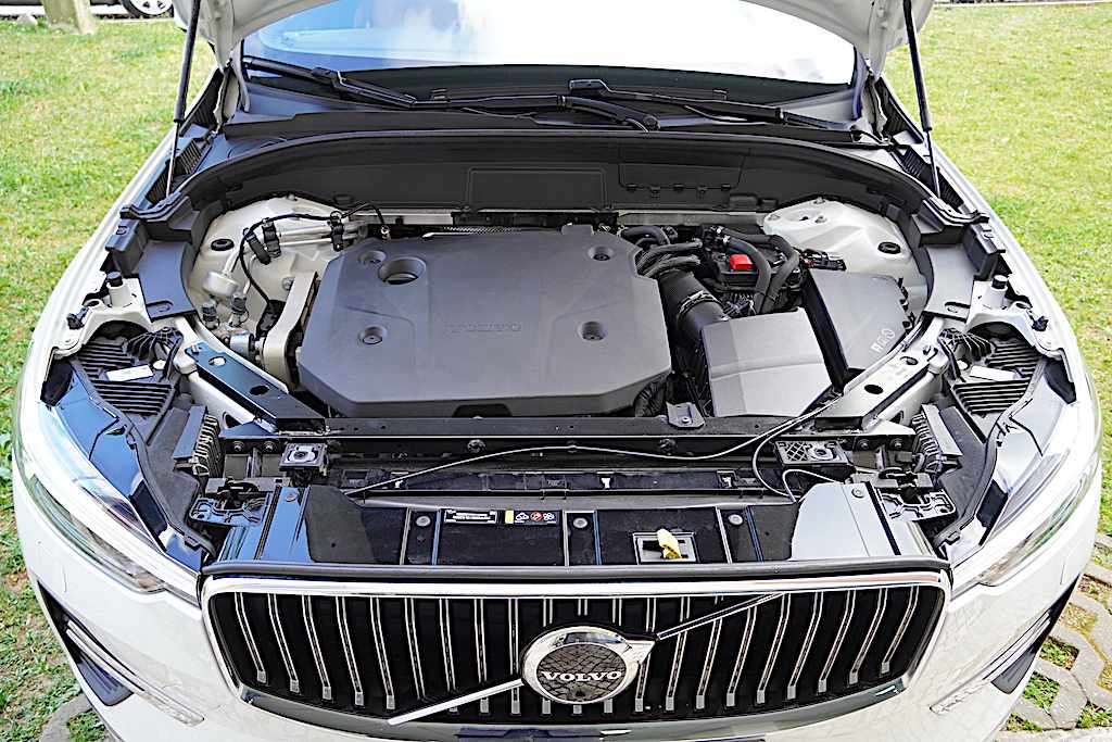 volvo-xc60-b4-2021-diesel-1969cc