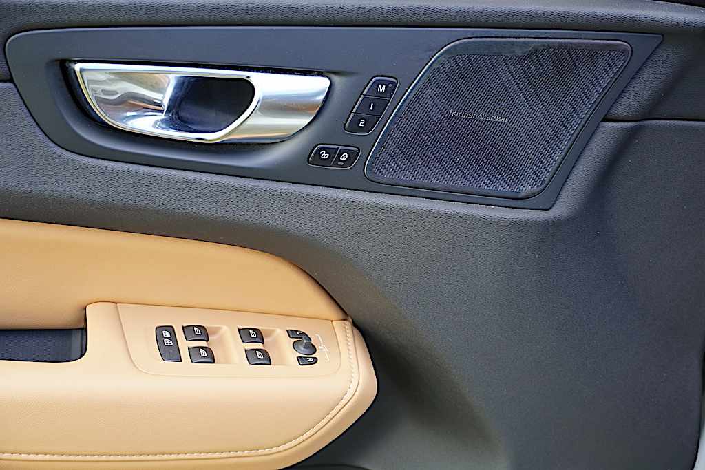 volvo-xc60-b4-2021-diesel-1969cc
