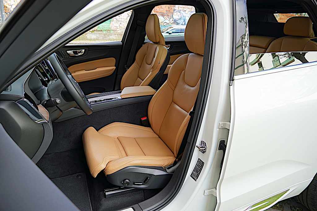 volvo-xc60-b4-2021-diesel-1969cc