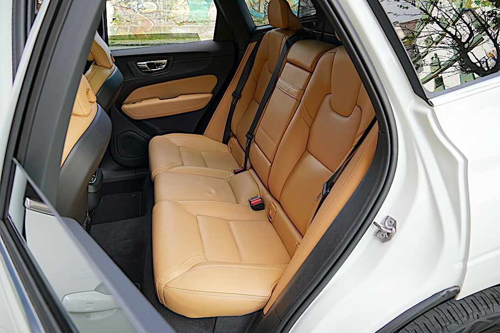 volvo-xc60-b4-2021-diesel-1969cc