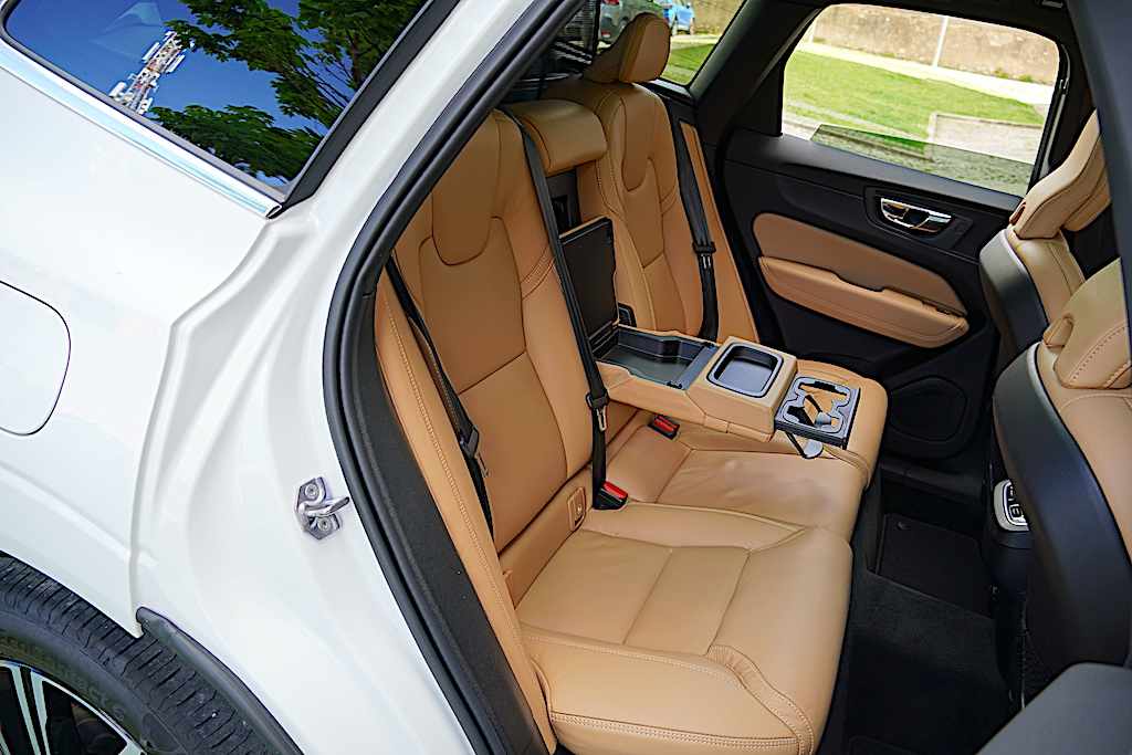 volvo-xc60-b4-2021-diesel-1969cc