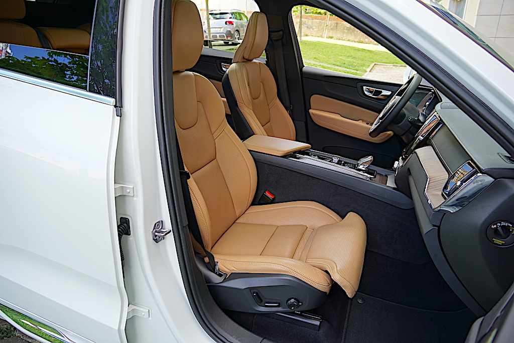 volvo-xc60-b4-2021-diesel-1969cc