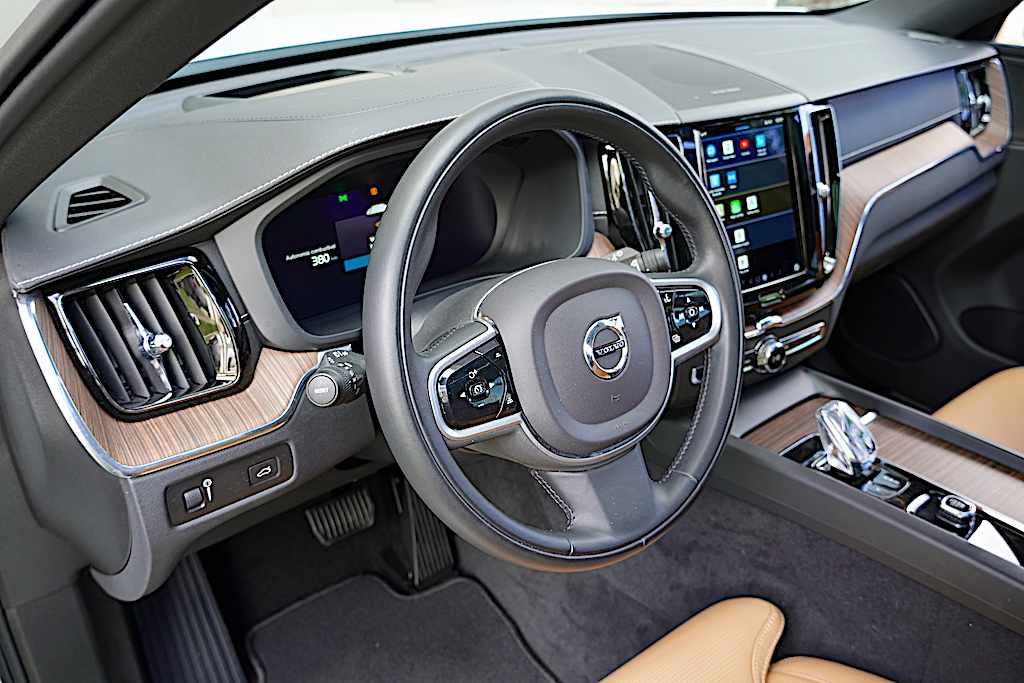 volvo-xc60-b4-2021-diesel-1969cc