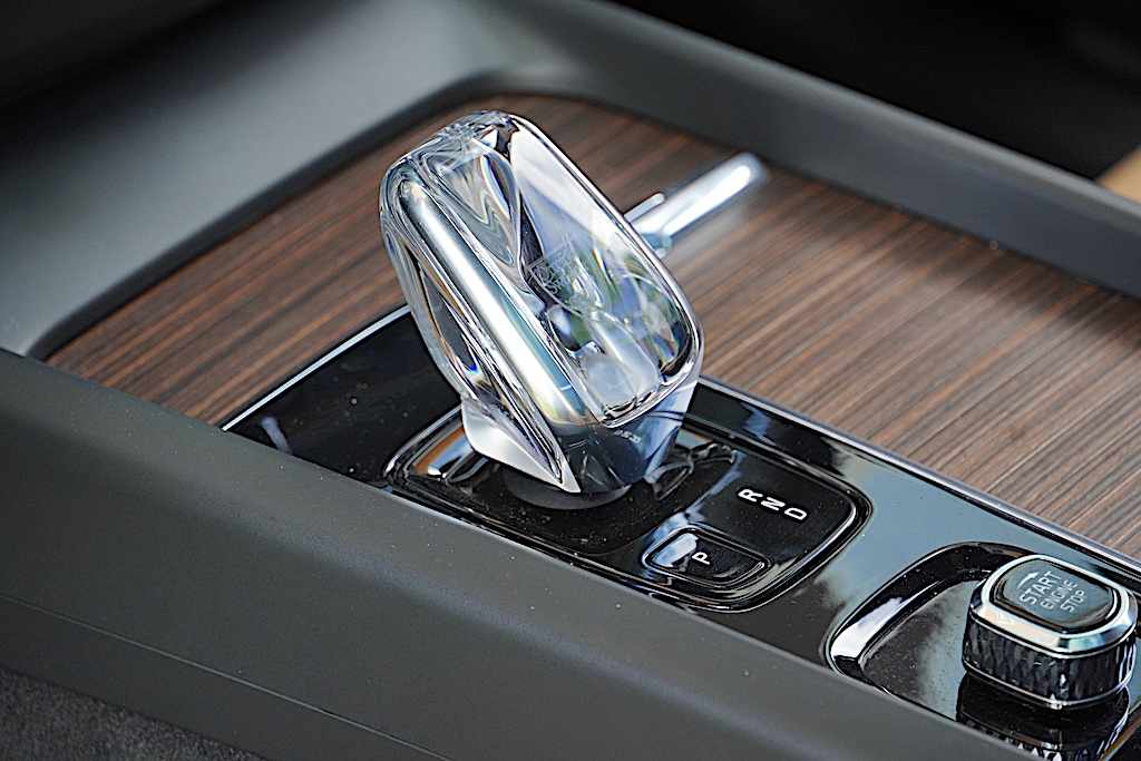 volvo-xc60-b4-2021-diesel-1969cc