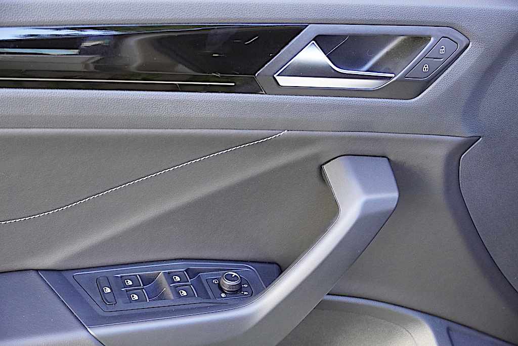 volkswagen-t-roc-1-0-tsi-2025-gasolina-999cc