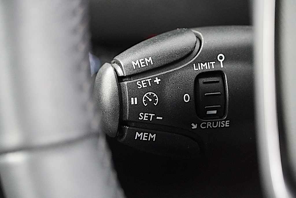 peugeot-2008-e-2008-2021-eletrico