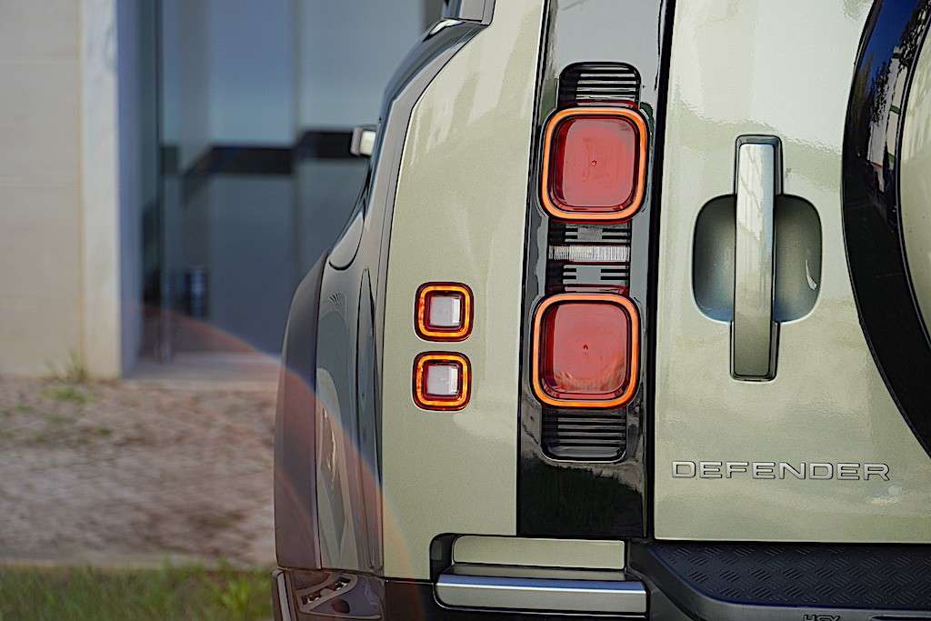 land-rover-defender-2024-hibrido-a-gasolina-1997cc