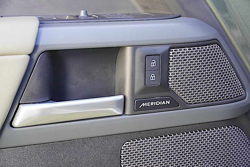 land-rover-defender-2024-hibrido-a-gasolina-1997cc
