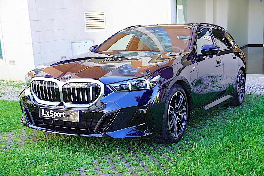 bmw-serie-5-530e-xdrive-2025-gasolina-1998cc