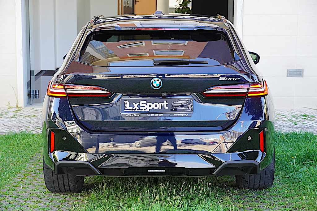 bmw-serie-5-530e-xdrive-2025-gasolina-1998cc